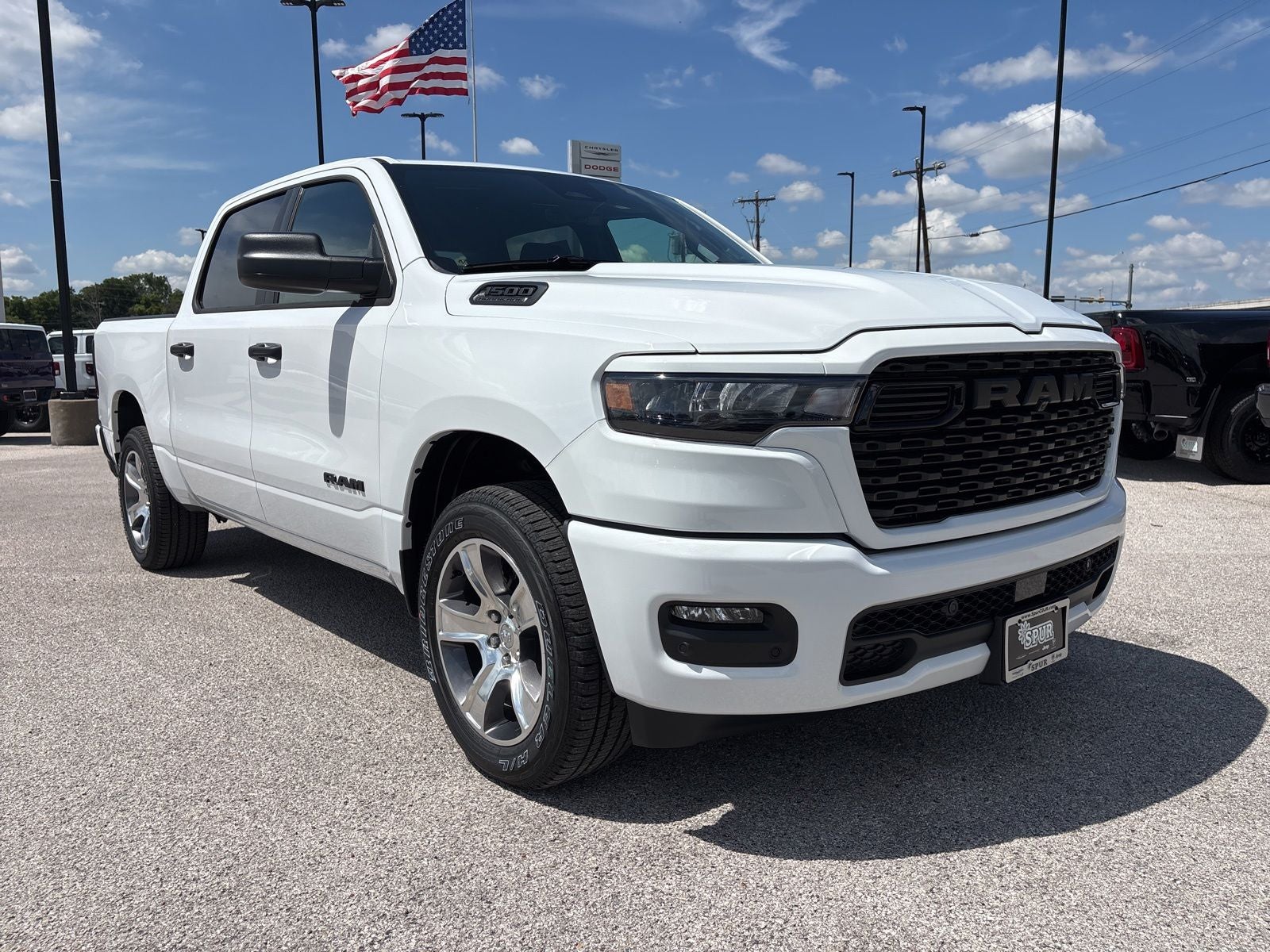 2026 RAM Ram 1500 RAM 1500 EXPRESS CREW CAB 4X2 5'7' BOX