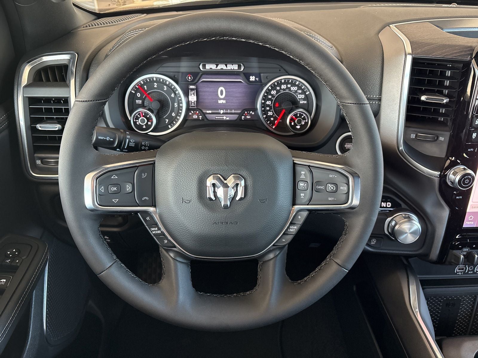 2026 RAM Ram 1500 RAM 1500 LARAMIE CREW CAB 4X2 5'7' BOX