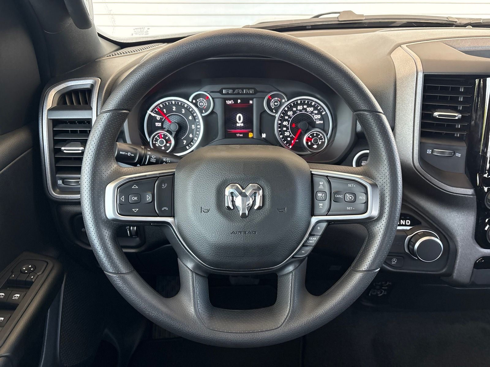 2026 RAM Ram 1500 RAM 1500 EXPRESS QUAD CAB 4X2 6'4' BOX