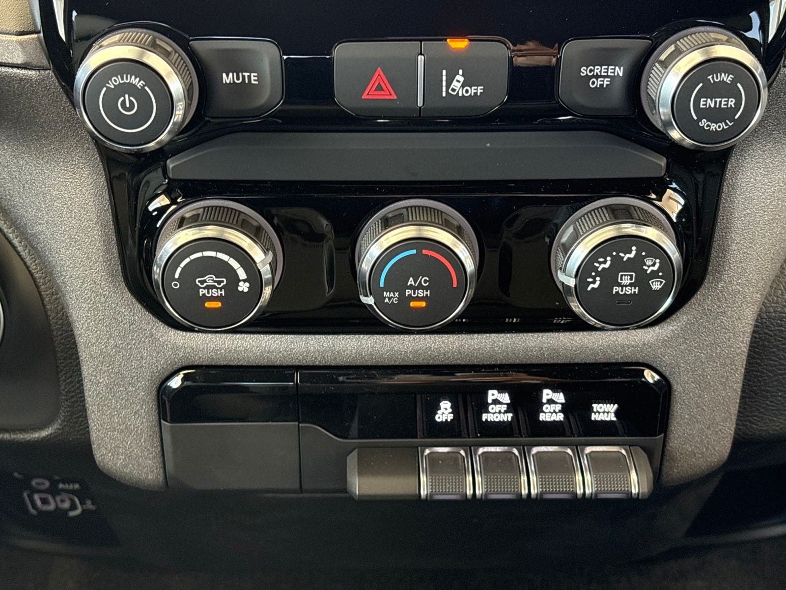2026 RAM Ram 1500 RAM 1500 TRADESMAN QUAD CAB 4X2 6'4' BOX