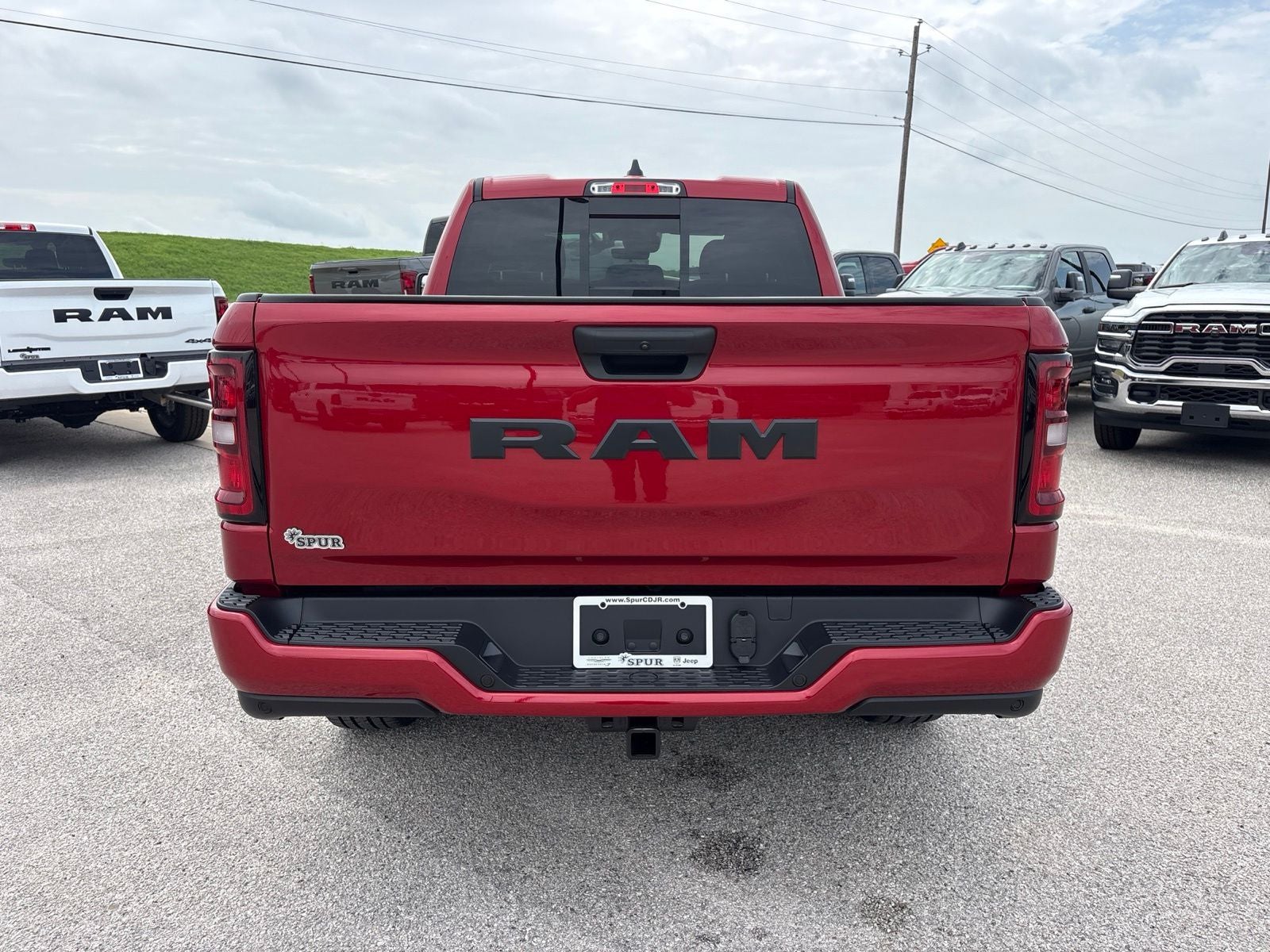 2026 RAM Ram 1500 RAM 1500 EXPRESS QUAD CAB 4X2 6'4' BOX