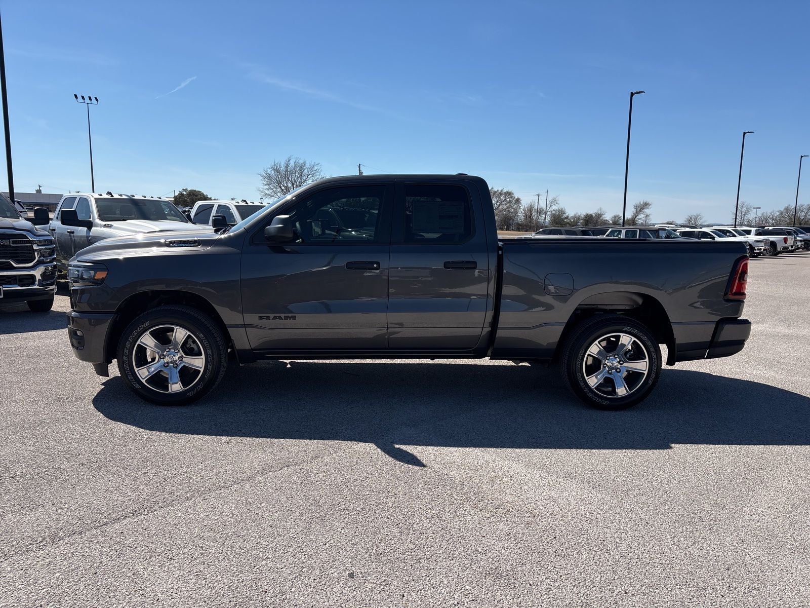 2026 RAM Ram 1500 RAM 1500 EXPRESS QUAD CAB 4X2 6'4' BOX