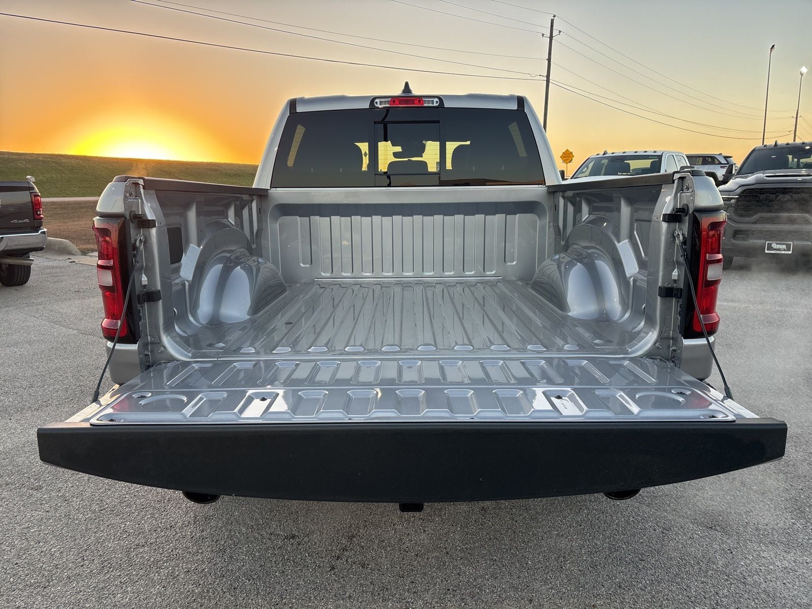 2026 RAM Ram 1500 RAM 1500 LONE STAR CREW CAB 4X4 5'7' BOX