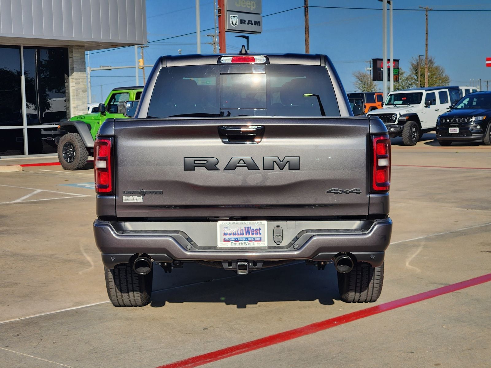 2026 RAM Ram 1500 RAM 1500 LONE STAR CREW CAB 4X4 5'7' BOX