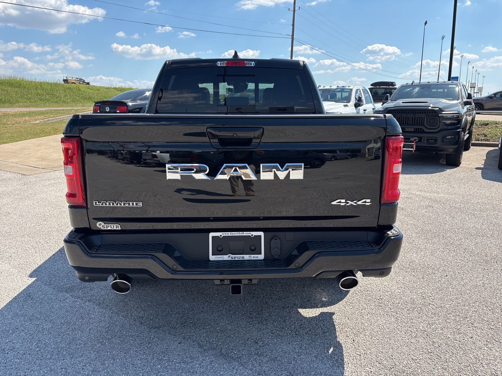 2026 RAM Ram 1500 RAM 1500 LARAMIE CREW CAB 4X4 5'7' BOX