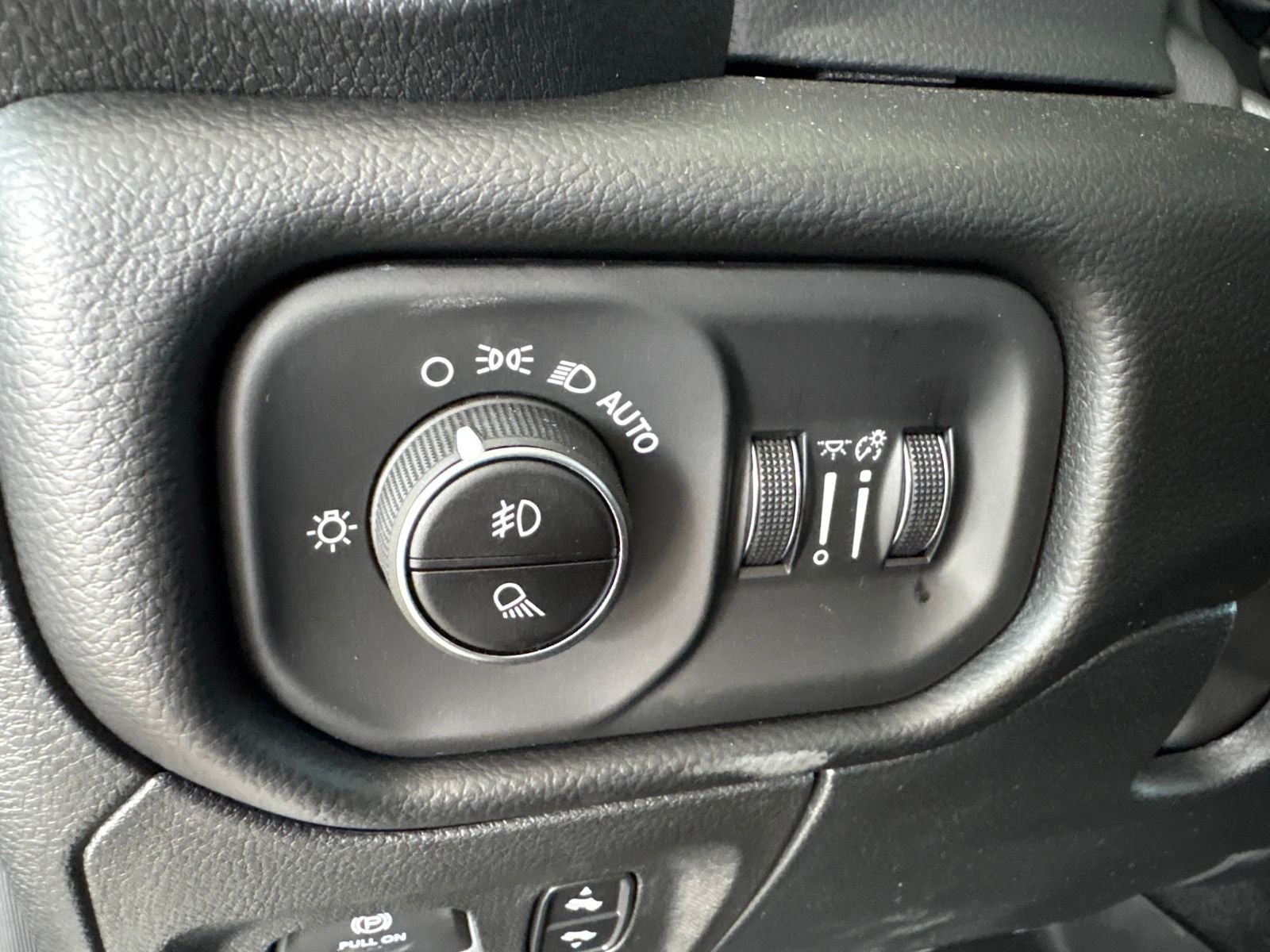 2027 RAM Ram 1500 RAM 1500 REBEL CREW CAB 4X4 5'7' BOX