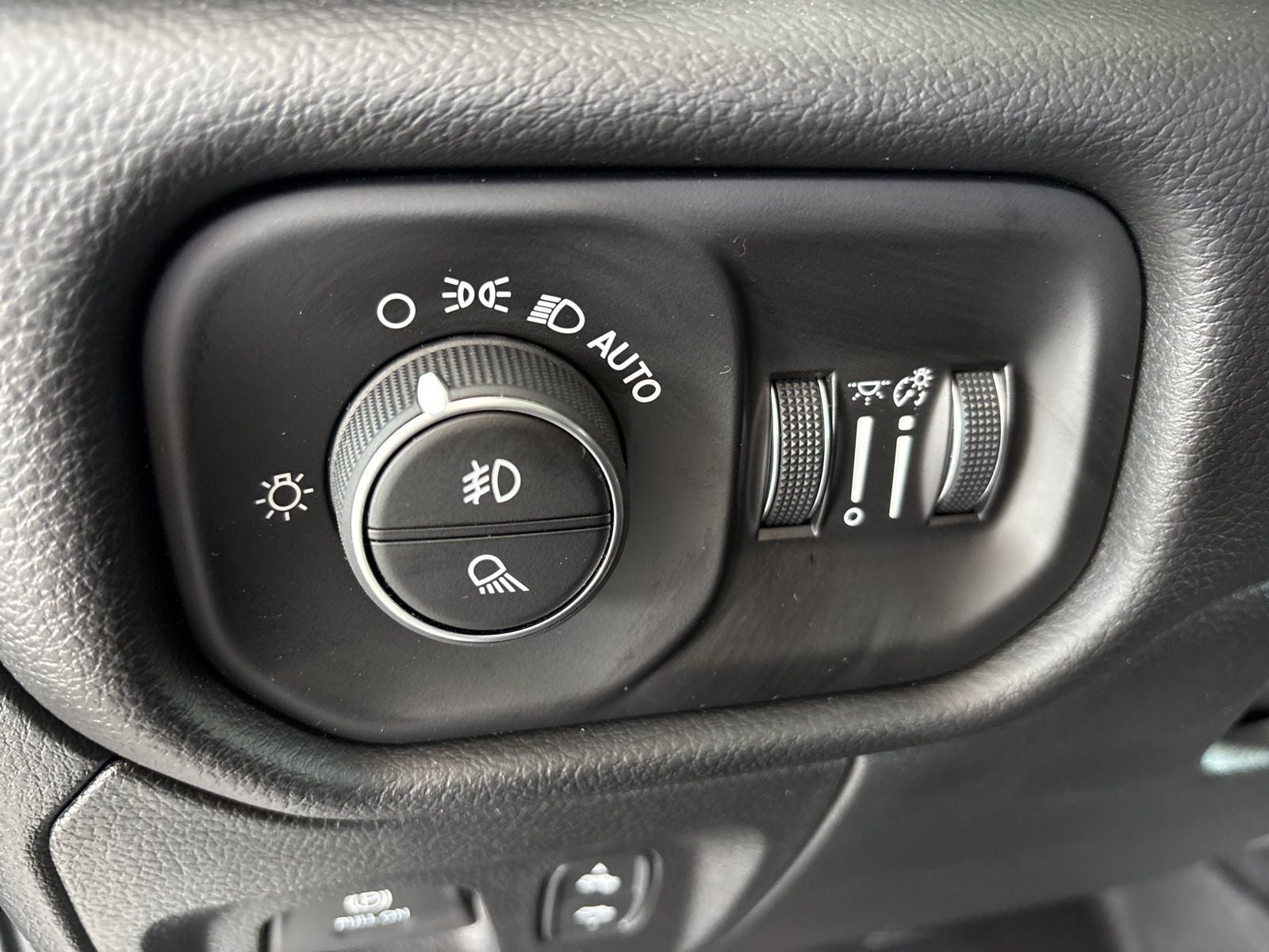 2026 RAM Ram 1500 RAM 1500 RHO CREW CAB 4X4 5'7' BOX