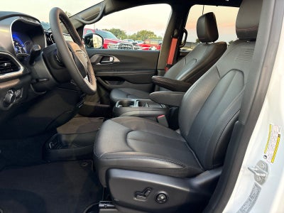 2027 Chrysler Pacifica PACIFICA SELECT