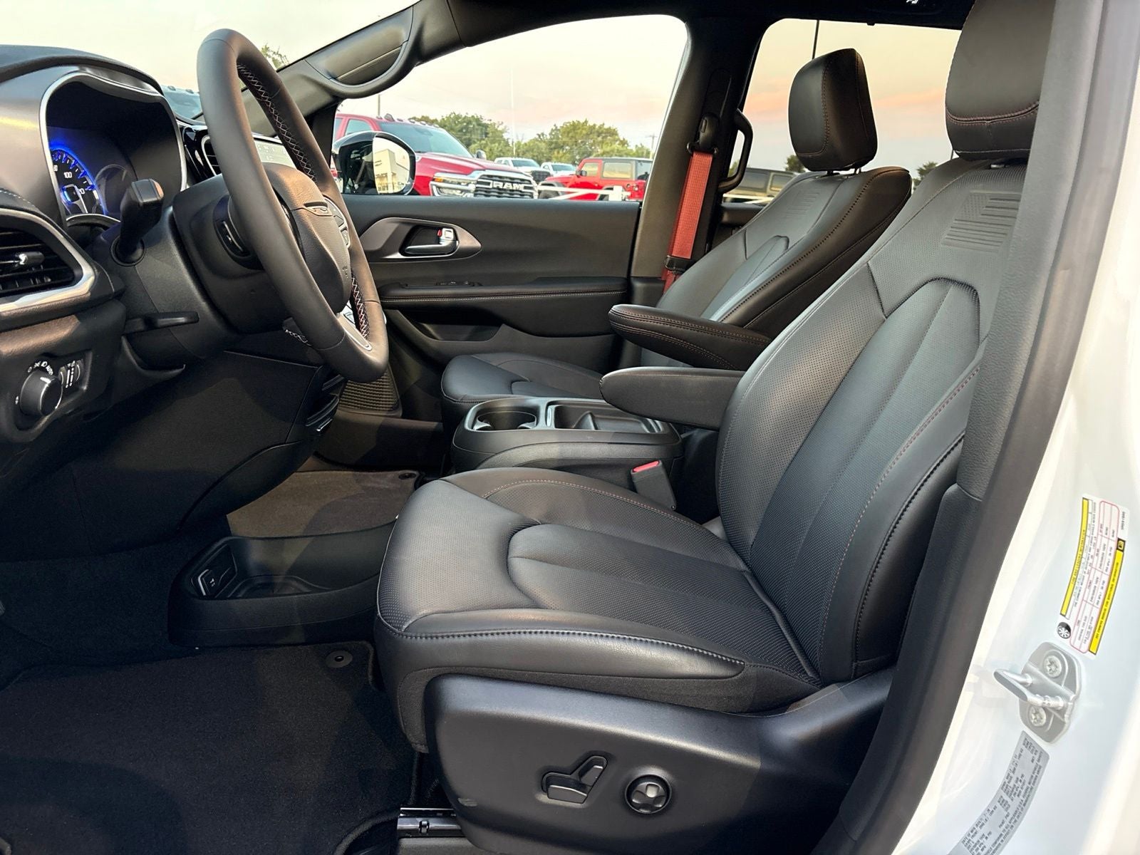 2027 Chrysler Pacifica PACIFICA SELECT