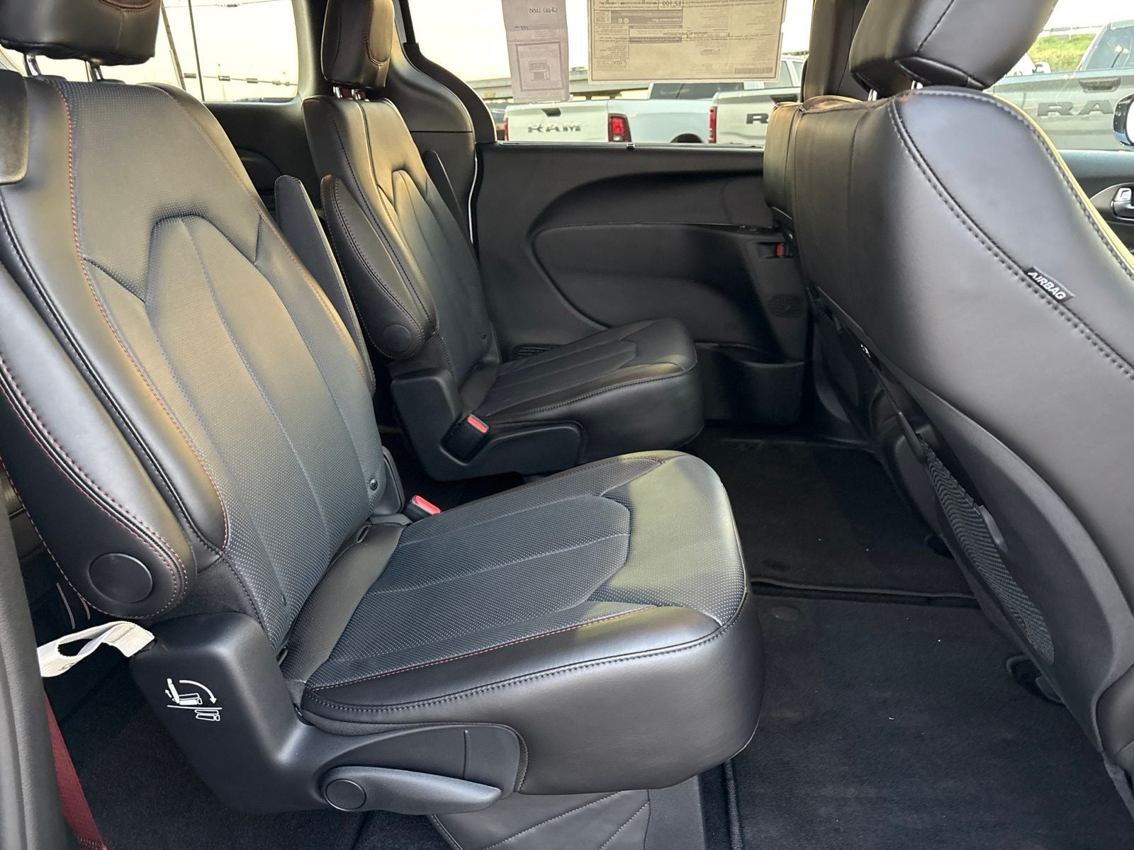 2027 Chrysler Pacifica PACIFICA SELECT