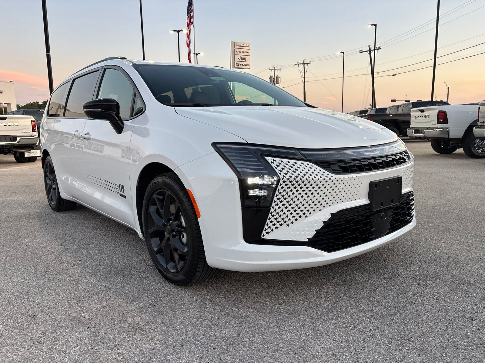 2027 Chrysler Pacifica PACIFICA SELECT