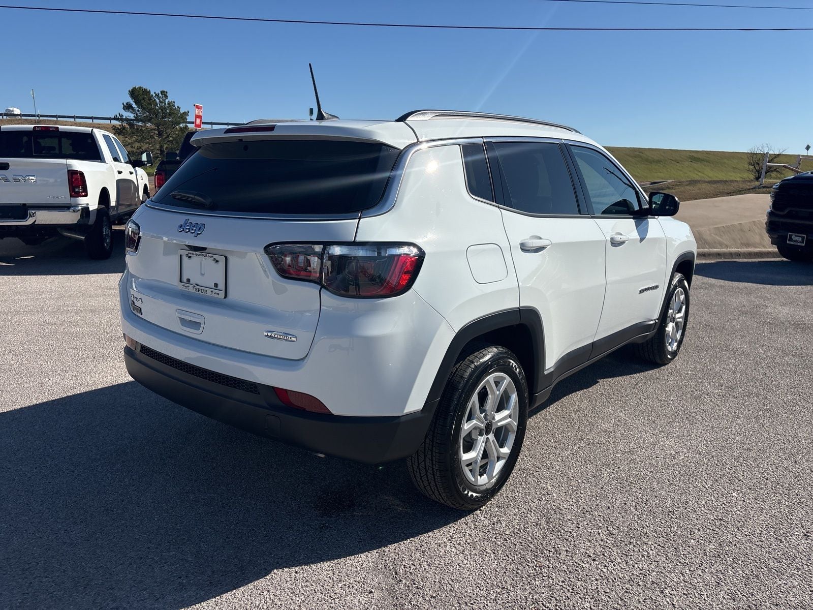 2026 Jeep Compass COMPASS LATITUDE 4X4