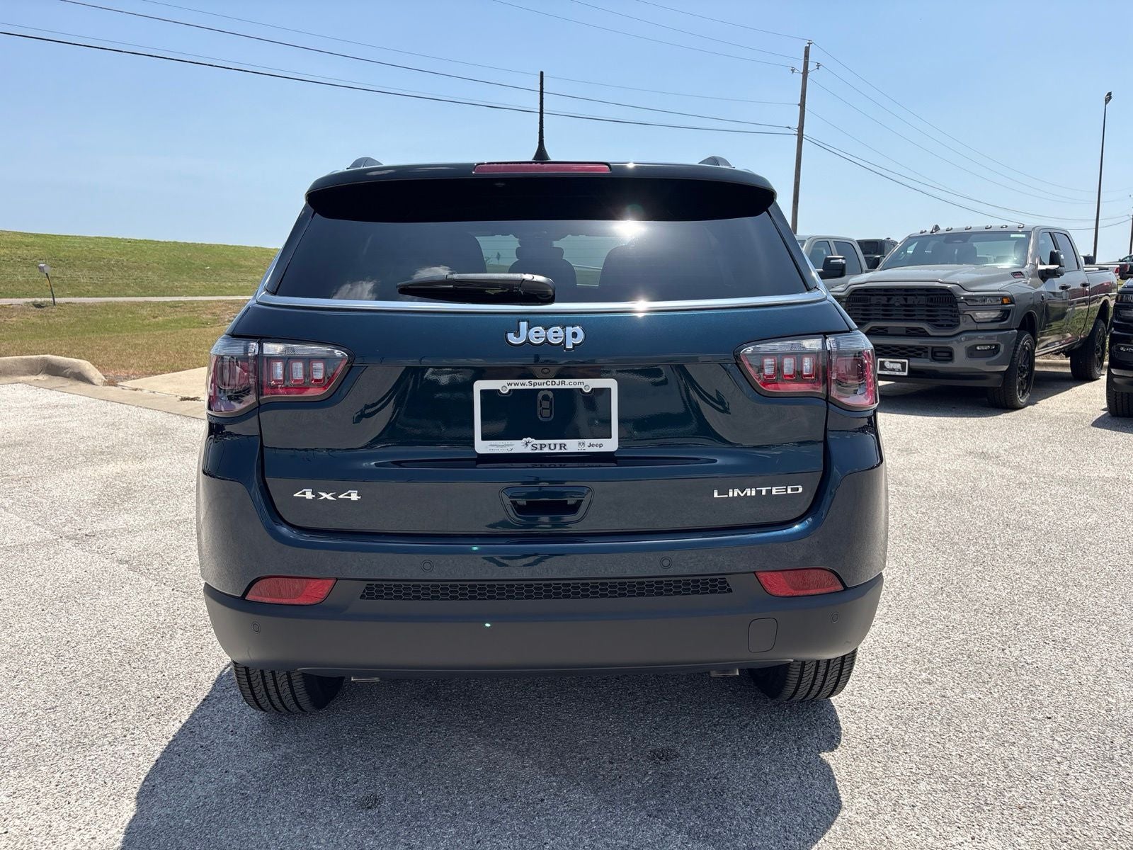 2026 Jeep Compass COMPASS LIMITED 4X4