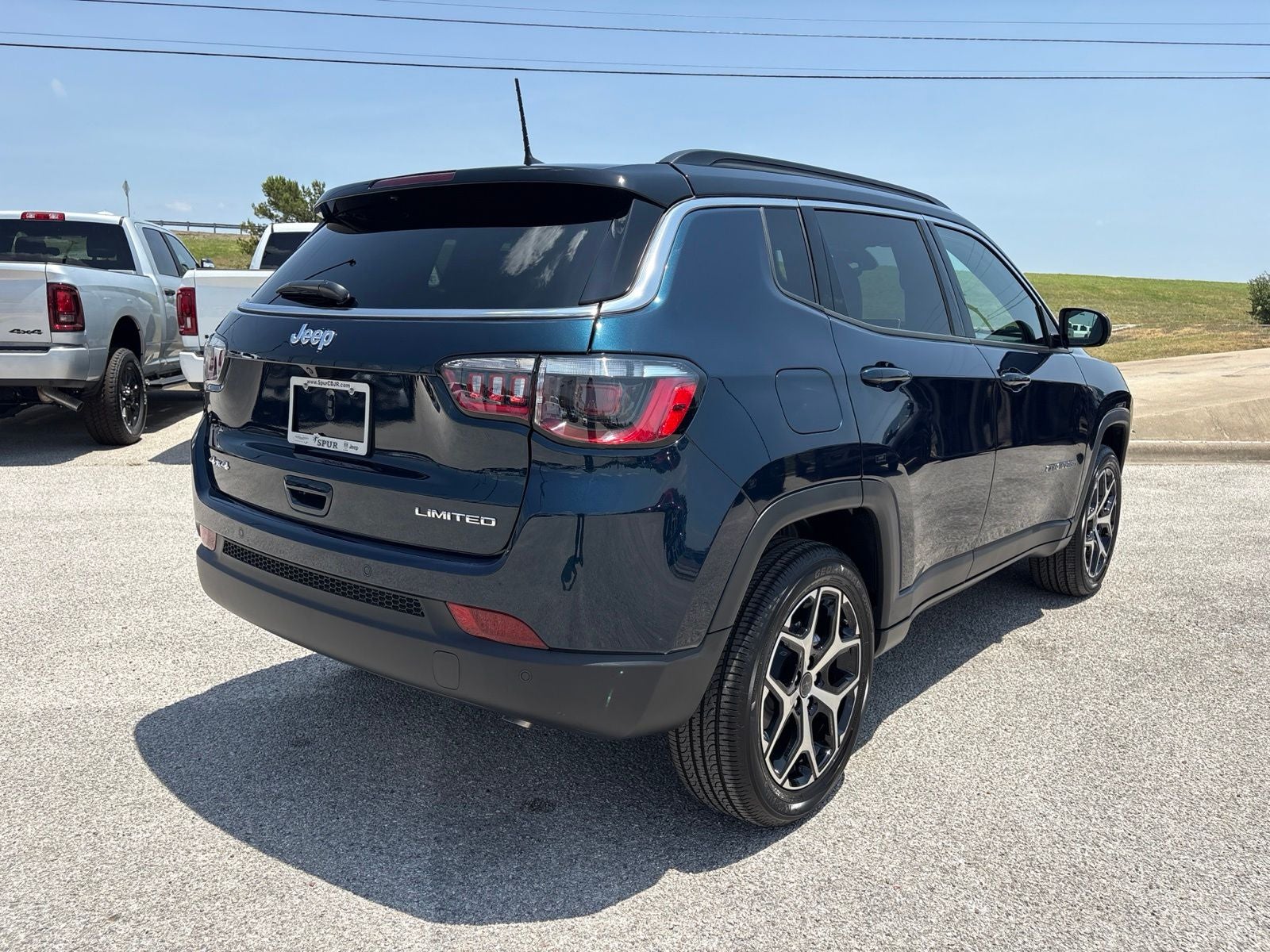 2026 Jeep Compass COMPASS LIMITED 4X4