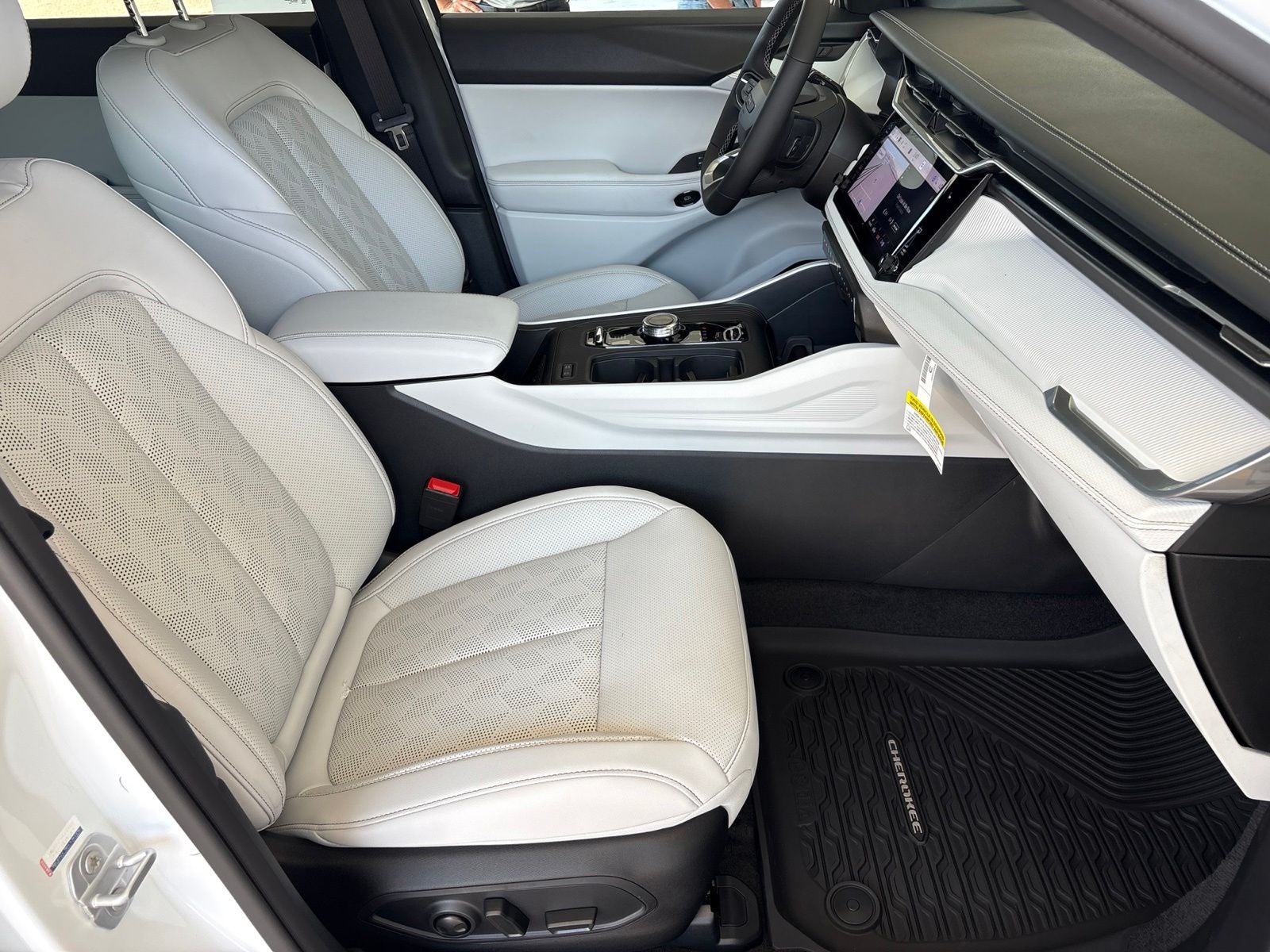 2026 Jeep Cherokee CHEROKEE OVERLAND 4X4