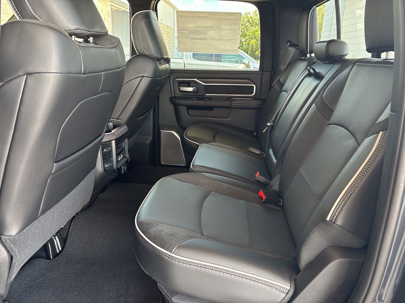 2026 RAM Ram 3500 RAM 3500 LARAMIE CREW CAB 4X4 8' BOX