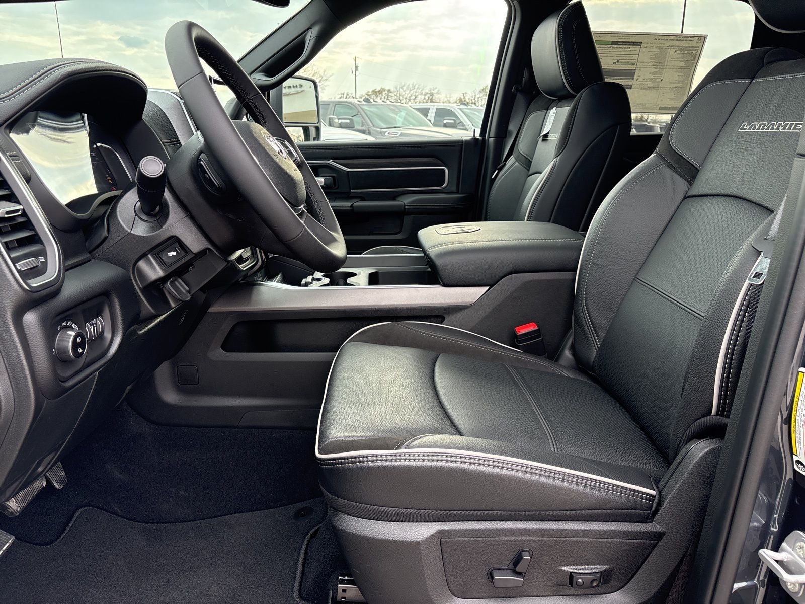 2026 RAM Ram 3500 RAM 3500 LARAMIE MEGA CAB 4X4 6'4' BOX