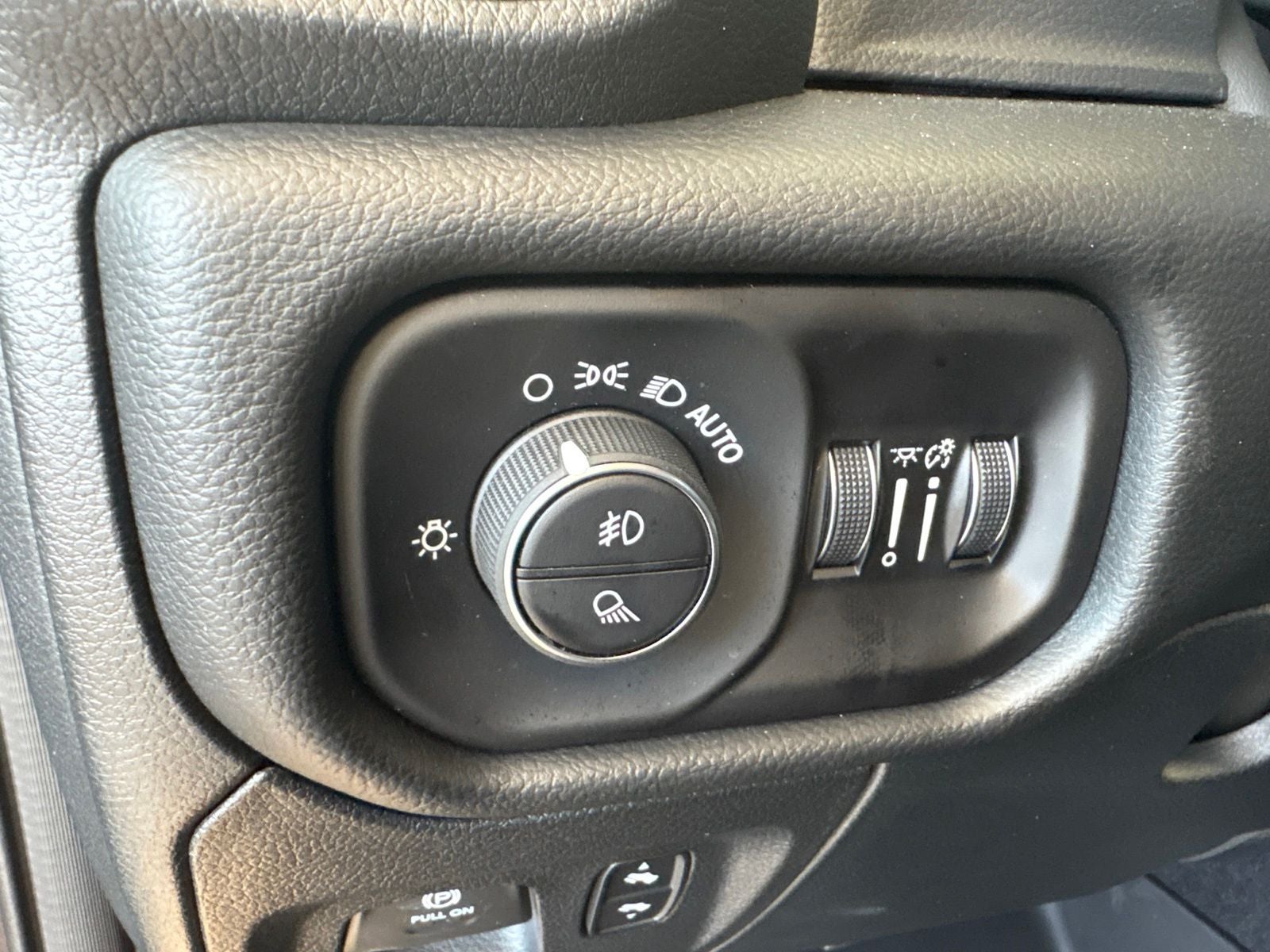 2026 RAM Ram 1500 RAM 1500 LONE STAR CREW CAB 4X2 5'7' BOX