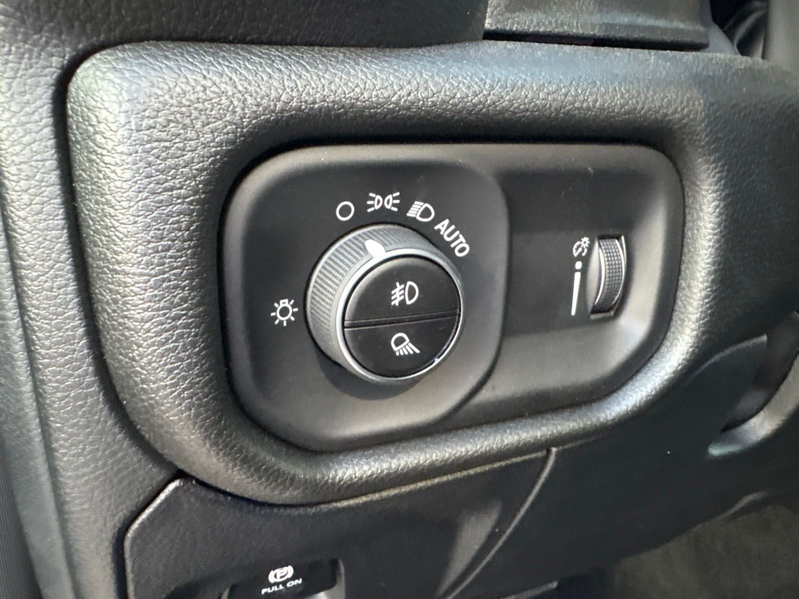 2026 RAM Ram 1500 RAM 1500 EXPRESS CREW CAB 4X2 5'7' BOX