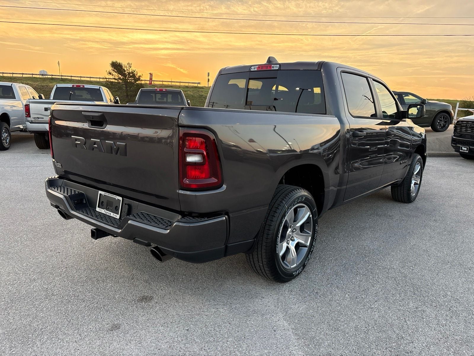 2026 RAM Ram 1500 RAM 1500 EXPRESS CREW CAB 4X2 5'7' BOX