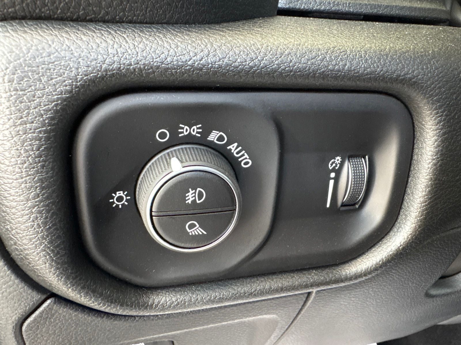 2026 RAM Ram 1500 RAM 1500 EXPRESS CREW CAB 4X2 5'7' BOX