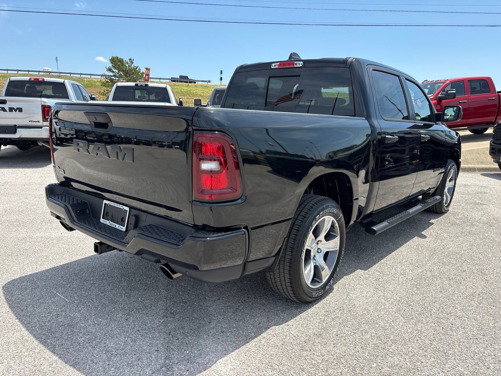 2026 RAM Ram 1500 RAM 1500 EXPRESS CREW CAB 4X2 5'7' BOX