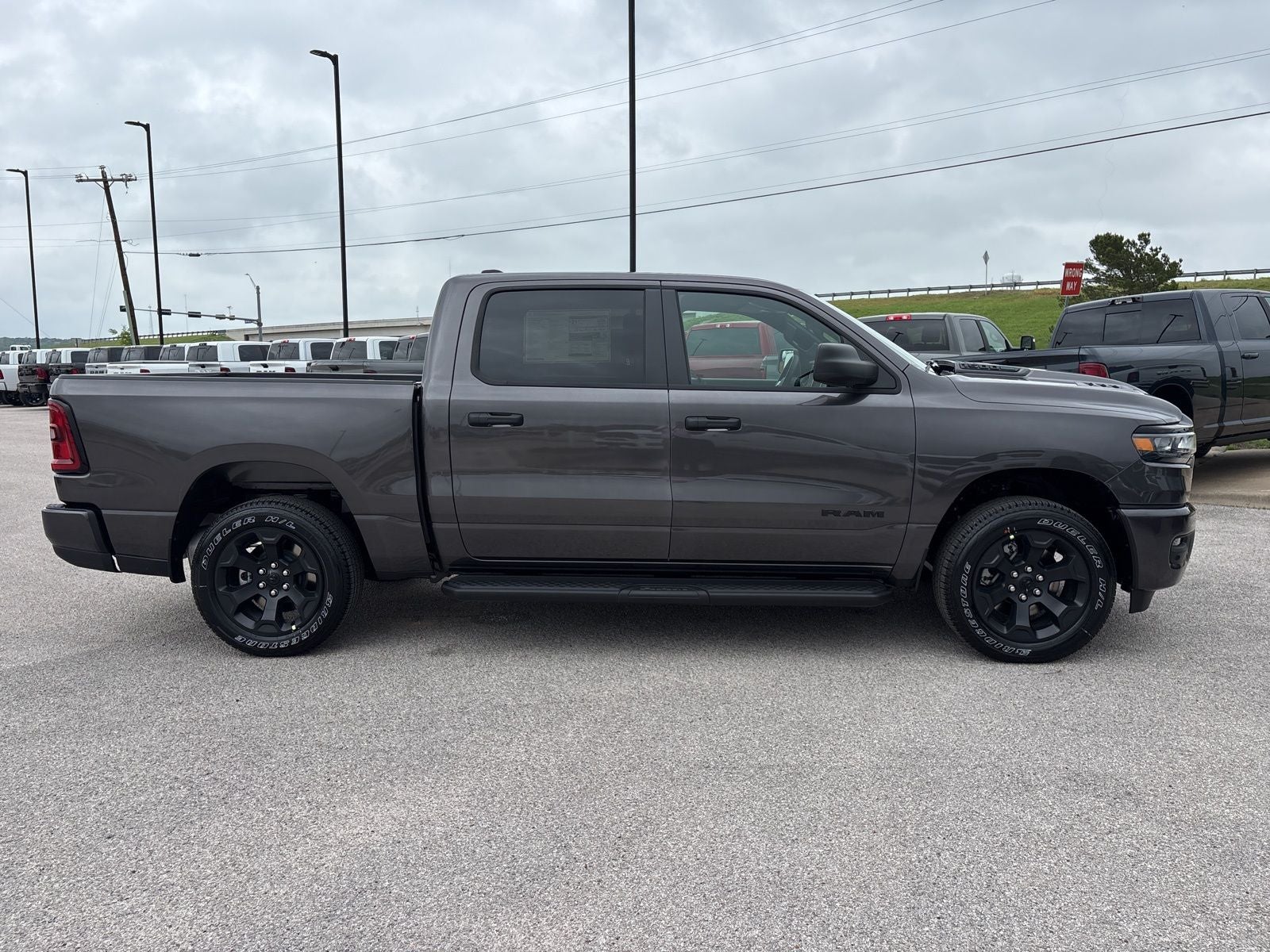 2026 RAM Ram 1500 RAM 1500 EXPRESS CREW CAB 4X4 5'7' BOX