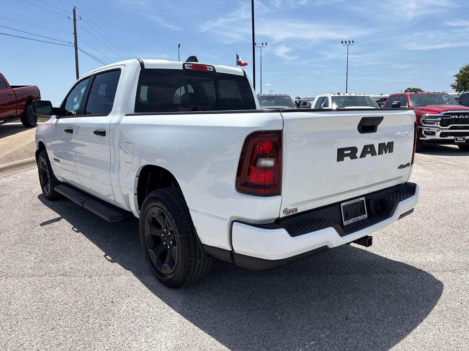 2026 RAM Ram 1500 RAM 1500 EXPRESS CREW CAB 4X4 5'7' BOX