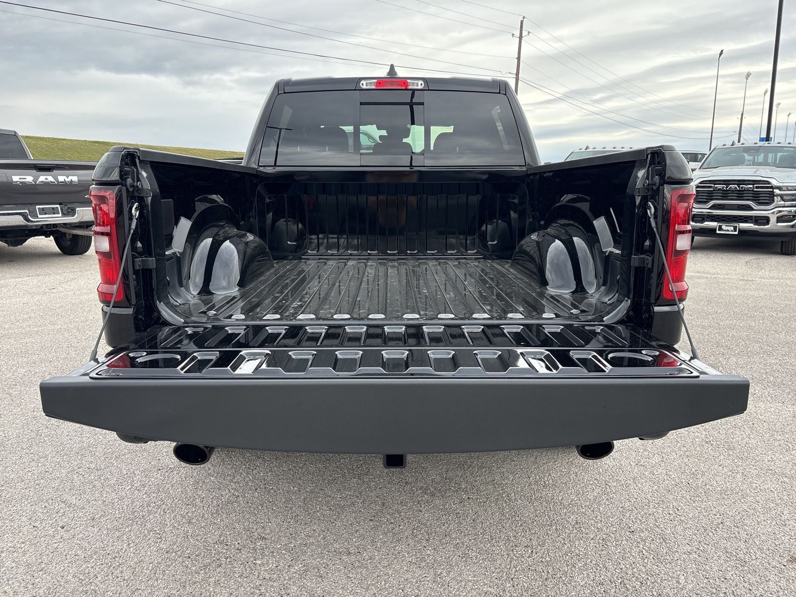 2026 RAM Ram 1500 RAM 1500 EXPRESS CREW CAB 4X4 5'7' BOX