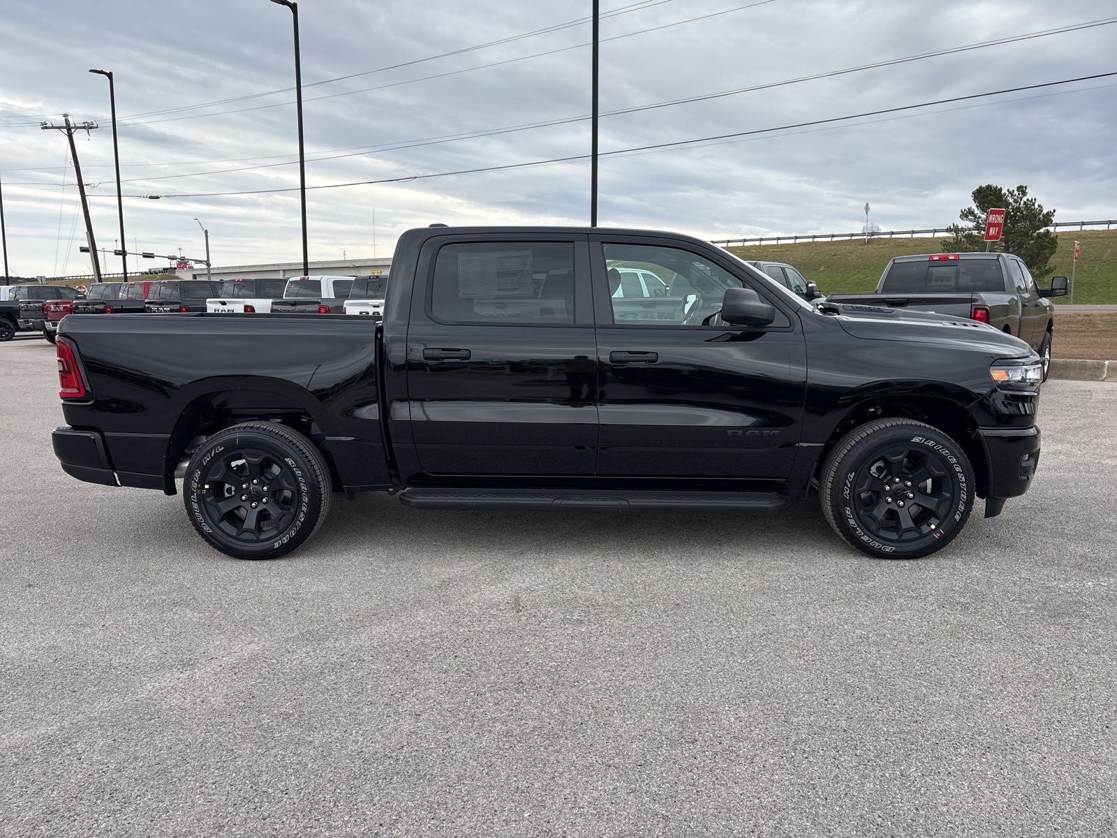 2026 RAM Ram 1500 RAM 1500 EXPRESS CREW CAB 4X4 5'7' BOX