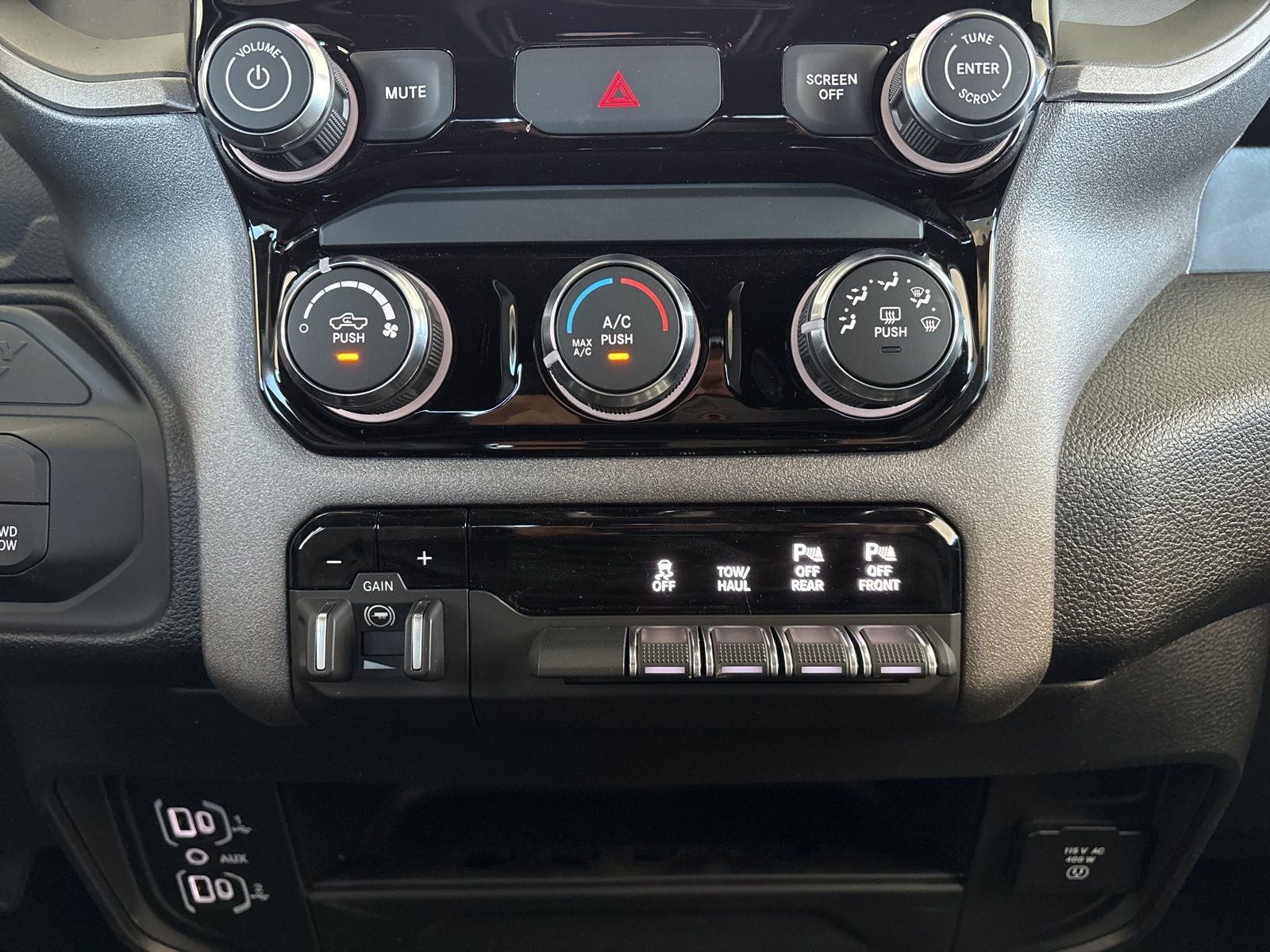 2026 RAM Ram 2500 RAM 2500 TRADESMAN CREW CAB 4X4 6'4' BOX