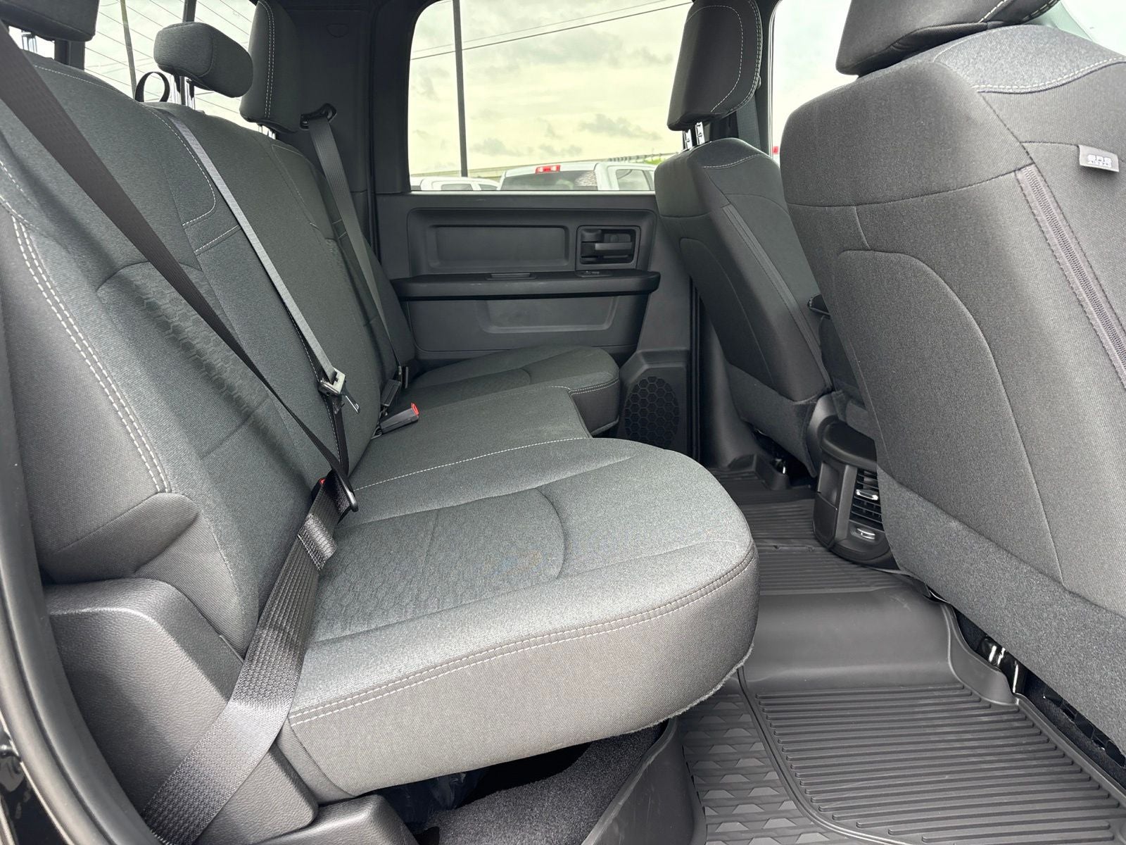 2026 RAM Ram 2500 RAM 2500 BLACK EXPRESS CREW CAB 4X4 6'4' BOX