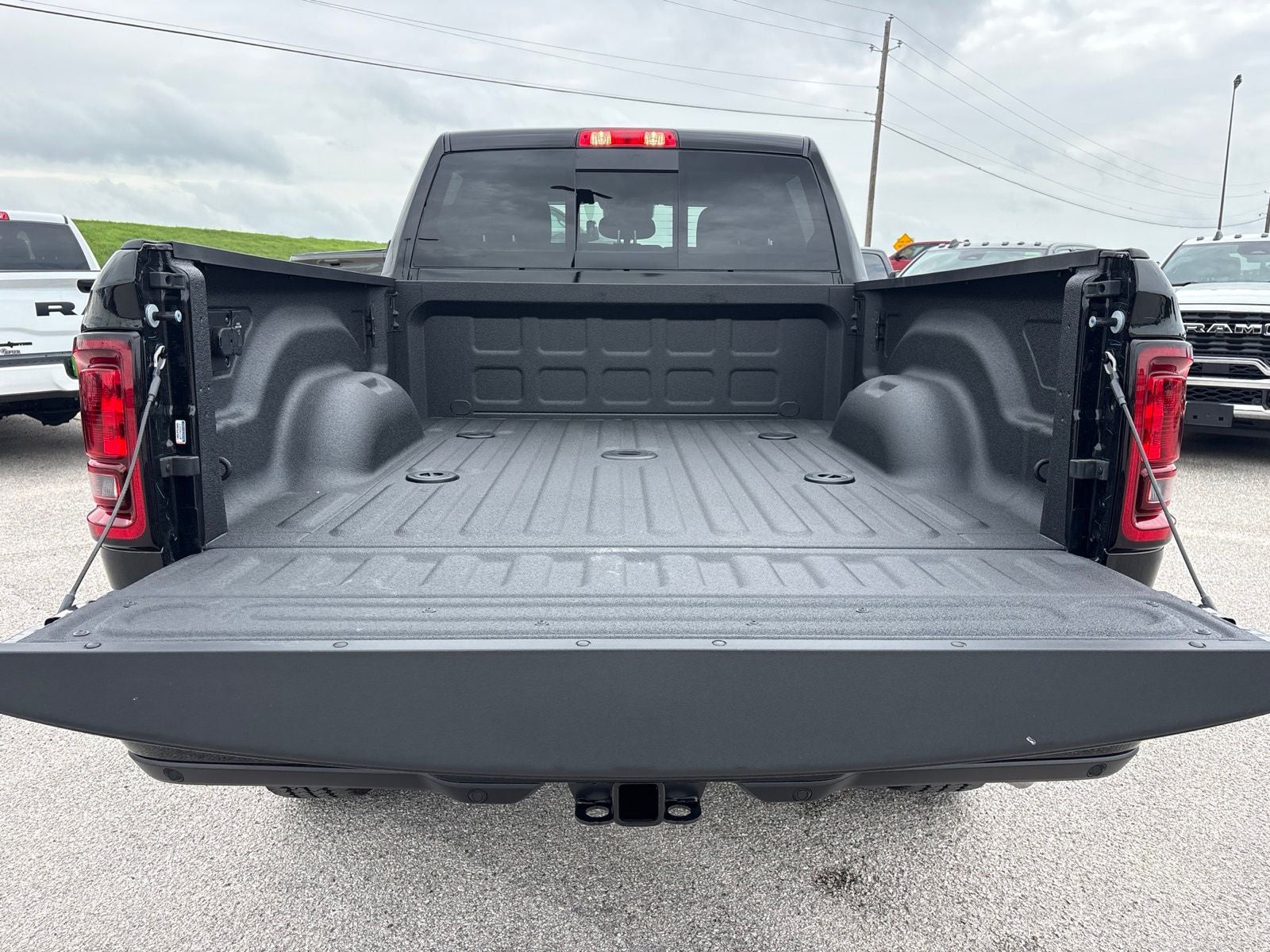 2026 RAM Ram 2500 RAM 2500 BLACK EXPRESS CREW CAB 4X4 6'4' BOX
