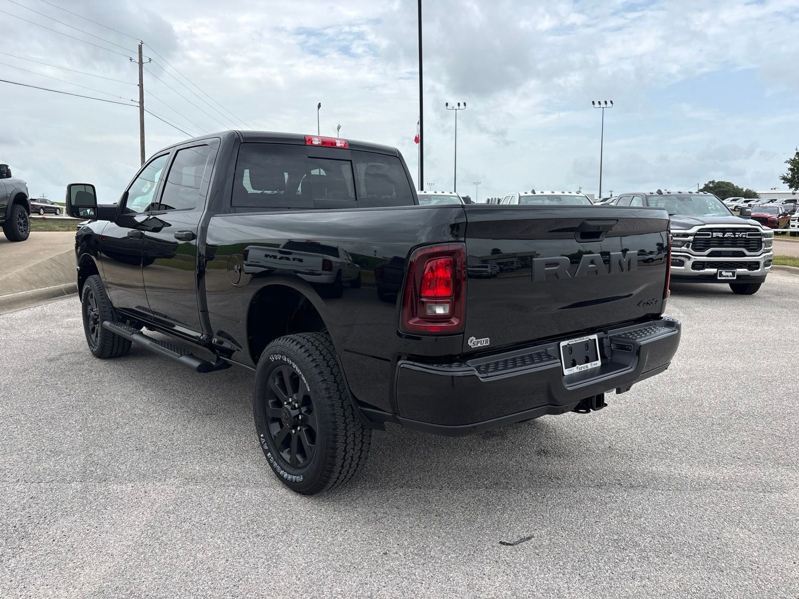 2026 RAM Ram 2500 RAM 2500 BLACK EXPRESS CREW CAB 4X4 6'4' BOX