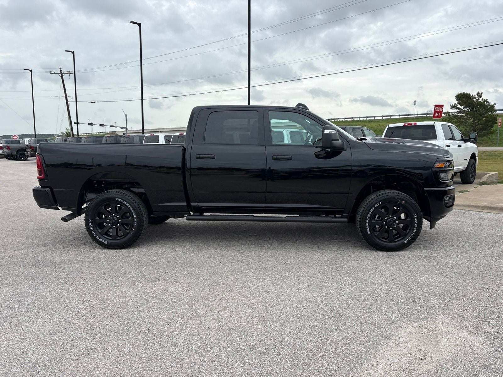 2026 RAM Ram 2500 RAM 2500 BLACK EXPRESS CREW CAB 4X4 6'4' BOX