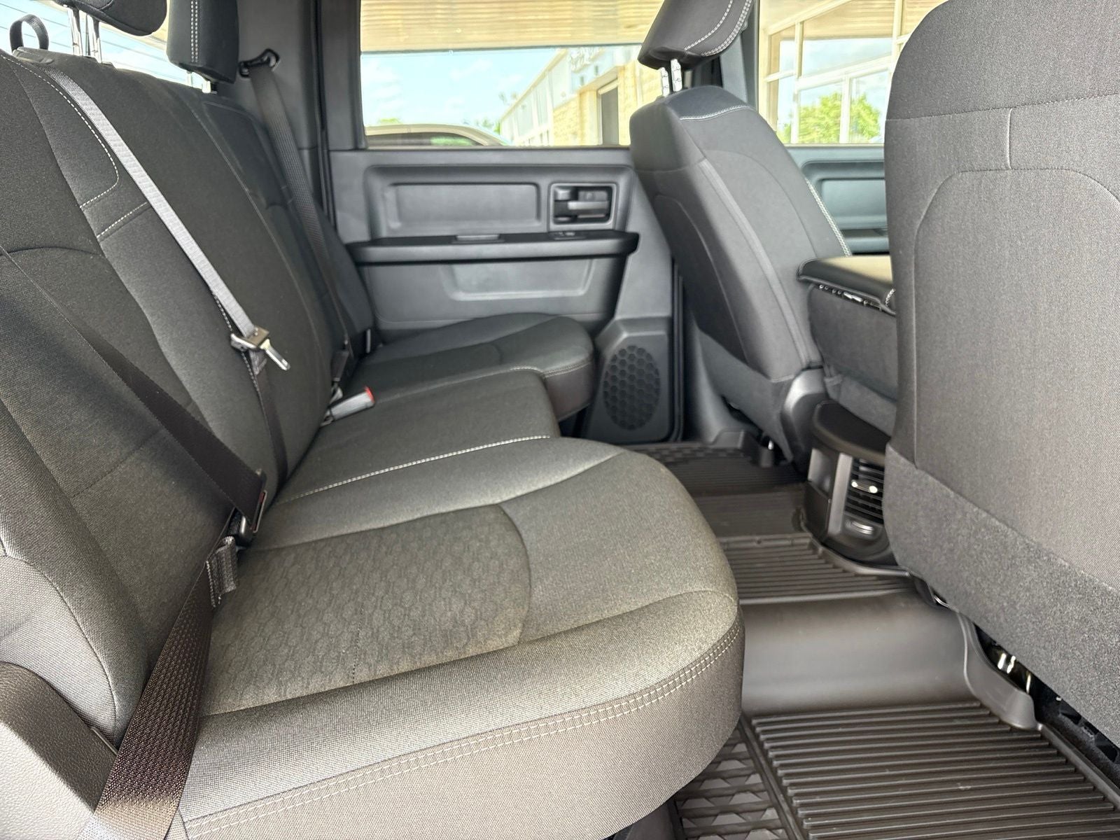 2026 RAM Ram 2500 RAM 2500 BLACK EXPRESS CREW CAB 4X4 6'4' BOX