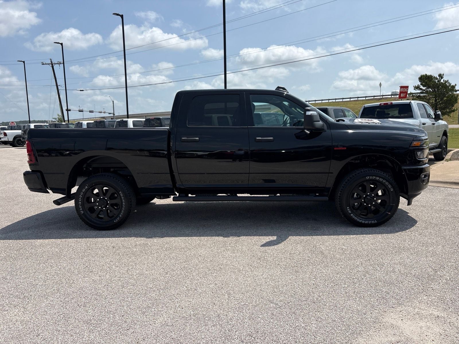 2026 RAM Ram 2500 RAM 2500 BLACK EXPRESS CREW CAB 4X4 6'4' BOX