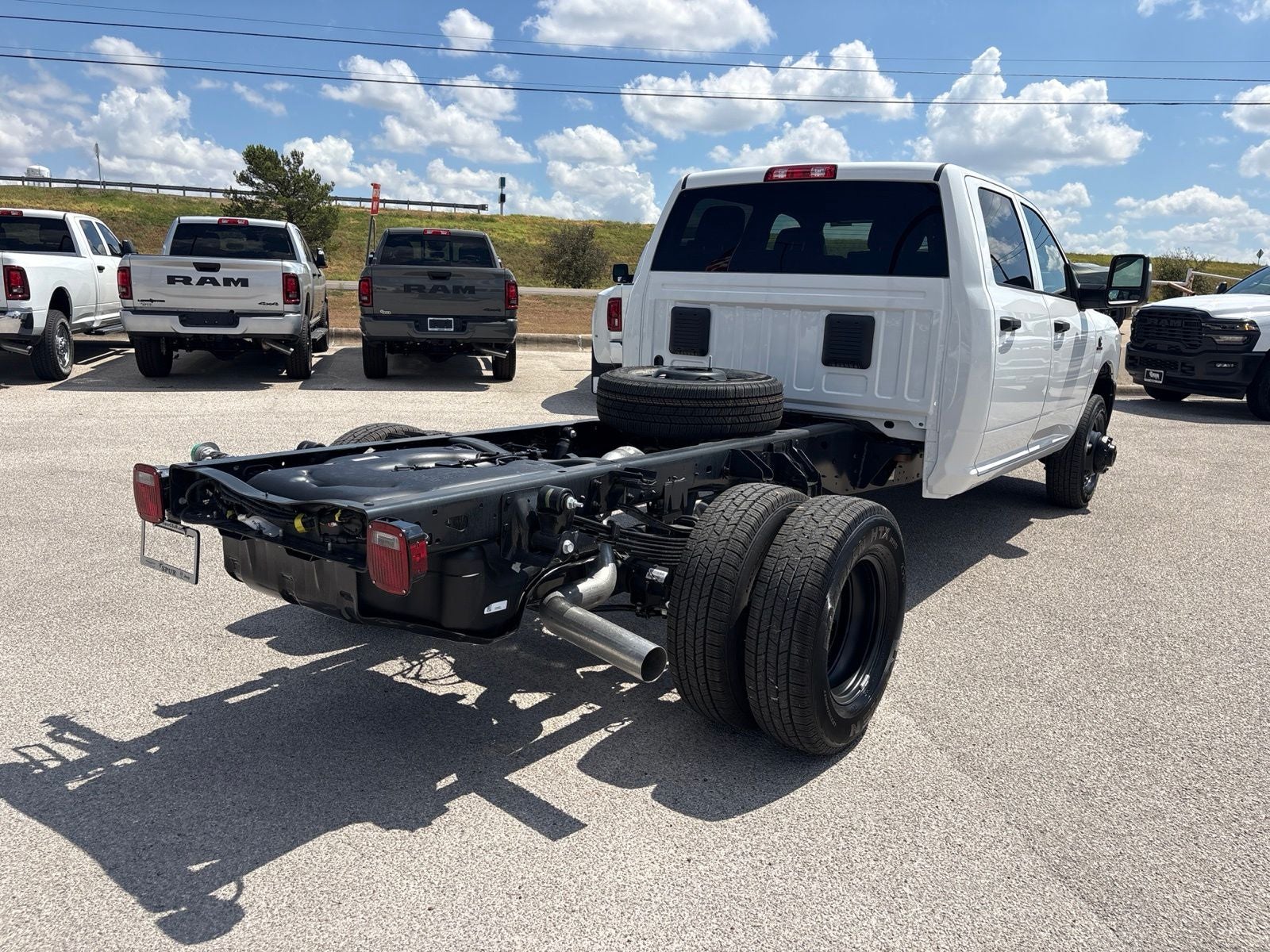 2027 RAM Ram 3500 Chassis Cab RAM 3500 TRADESMAN CREW CAB CHASSIS 4X4 60' CA