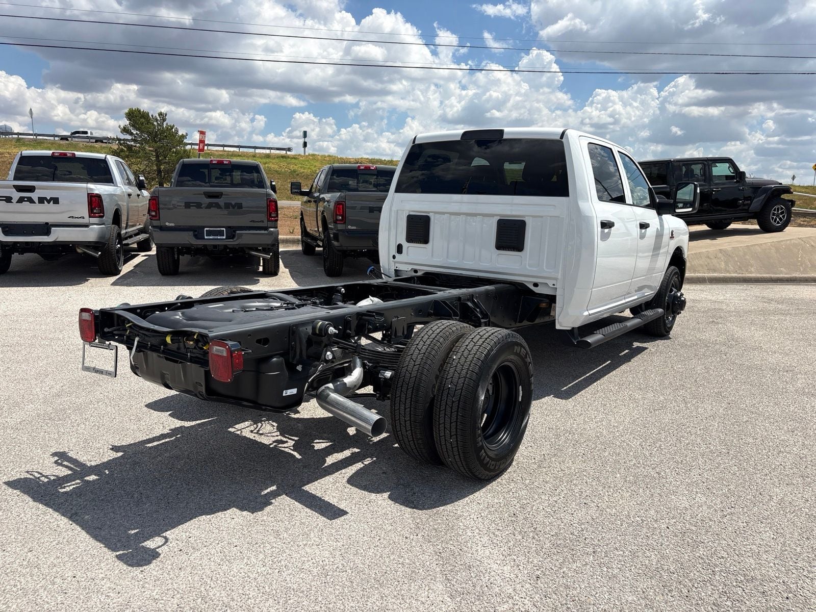 2027 RAM Ram 3500 Chassis Cab RAM 3500 TRADESMAN CREW CAB CHASSIS 4X4 60' CA