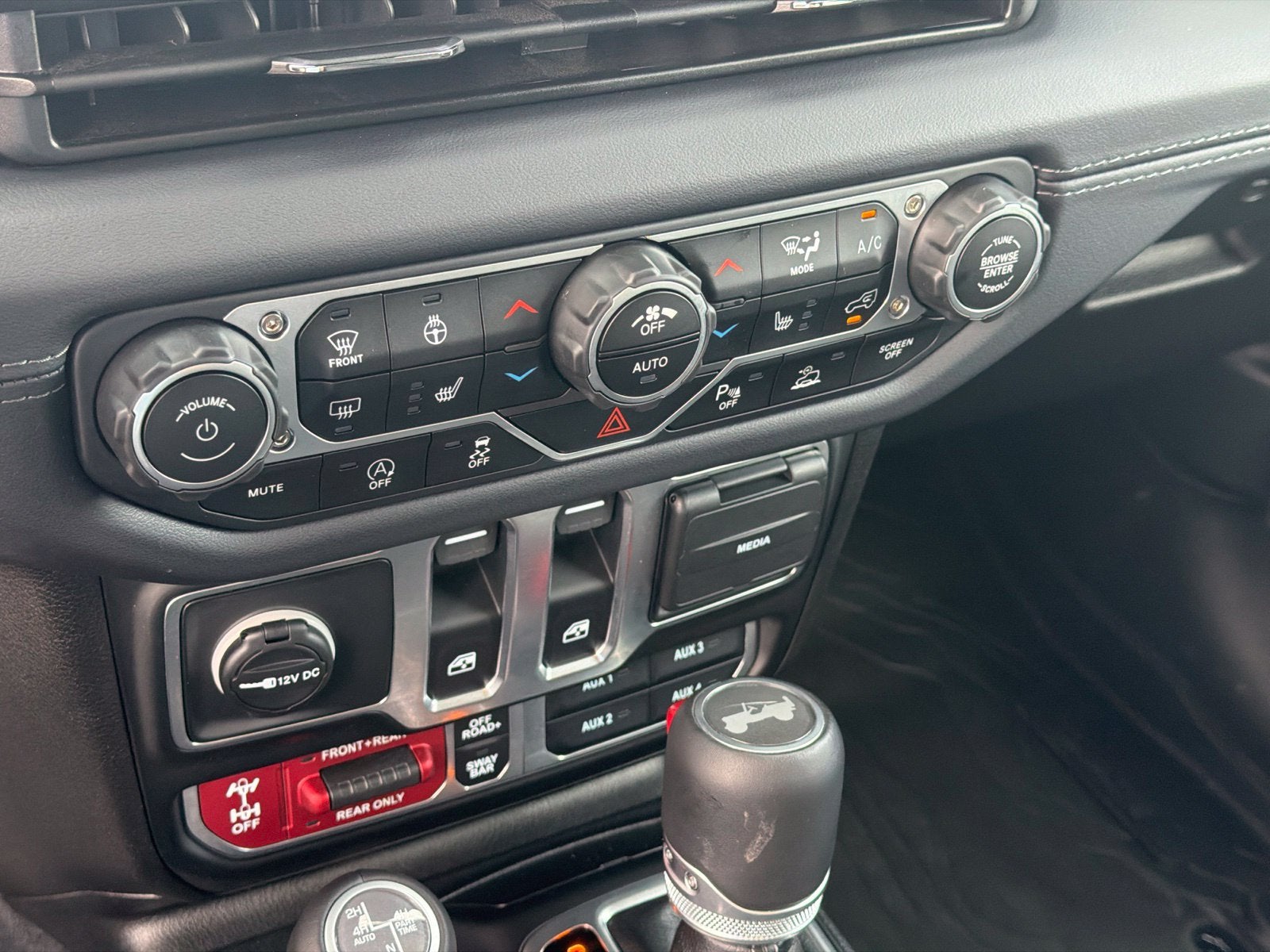 2025 Jeep Wrangler 2-Door Recon 4x4