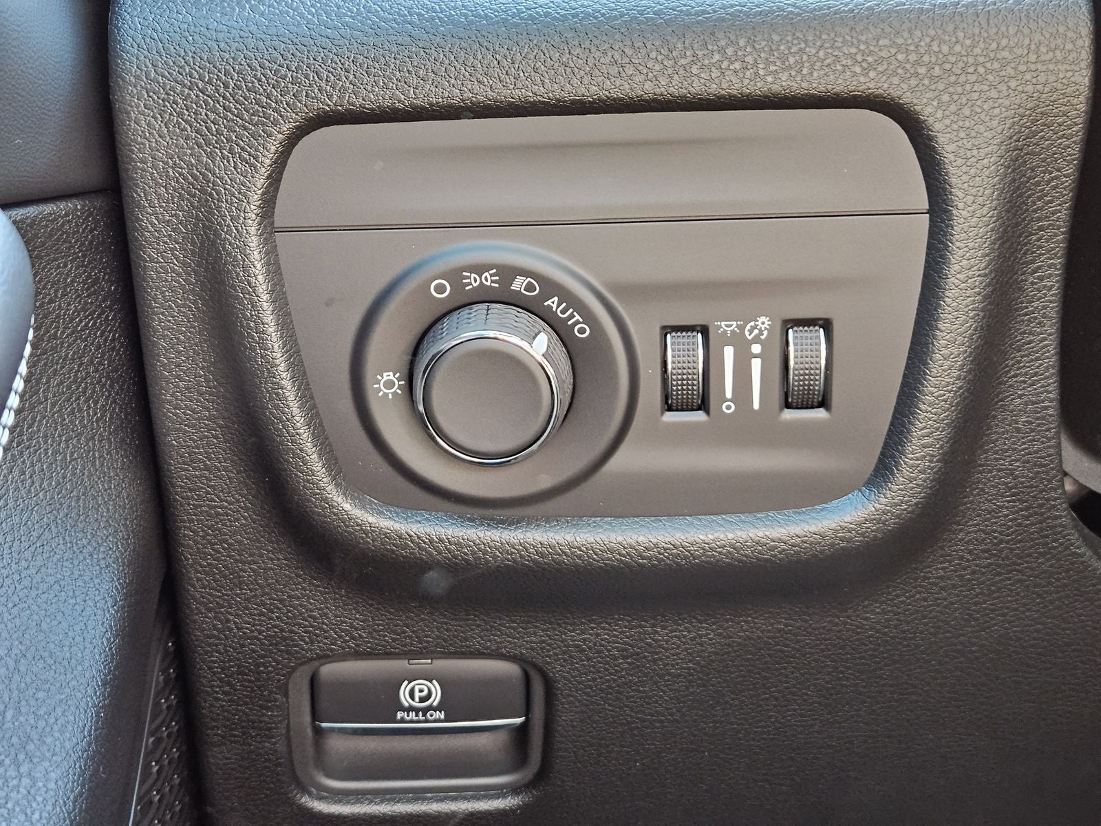 2026 Jeep Grand Cherokee GRAND CHEROKEE LAREDO 4X2