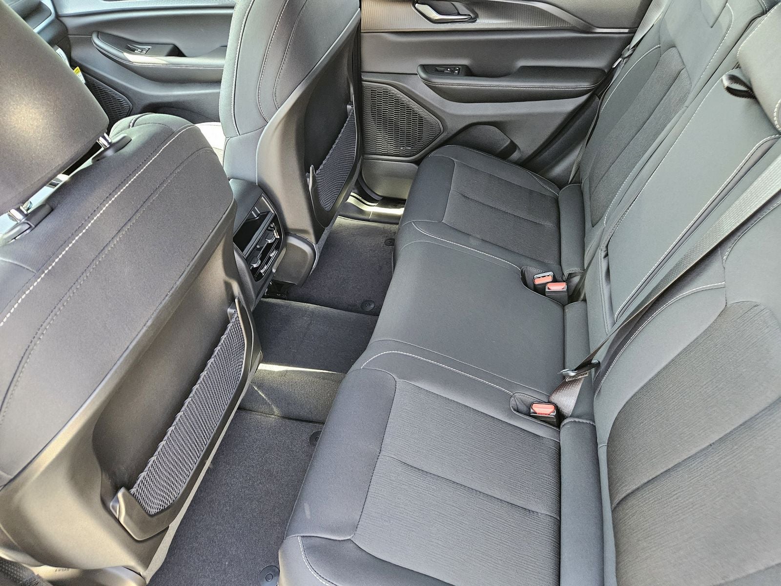 2026 Jeep Grand Cherokee GRAND CHEROKEE LAREDO 4X2