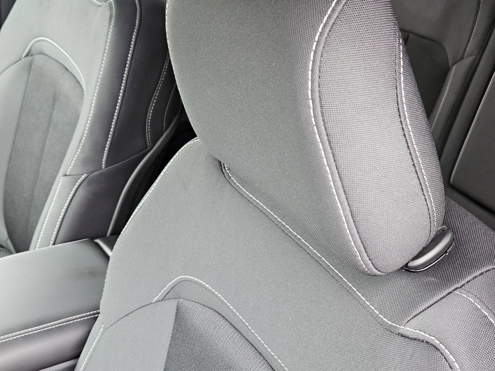 2026 Jeep Grand Cherokee GRAND CHEROKEE LAREDO 4X2