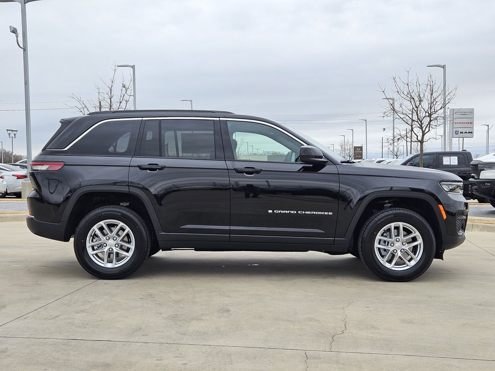 2026 Jeep Grand Cherokee GRAND CHEROKEE LAREDO 4X2