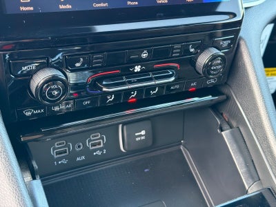2027 Jeep Grand Cherokee GRAND CHEROKEE LAREDO X 4X2