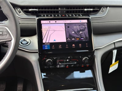 2027 Jeep Grand Cherokee GRAND CHEROKEE LAREDO X 4X2