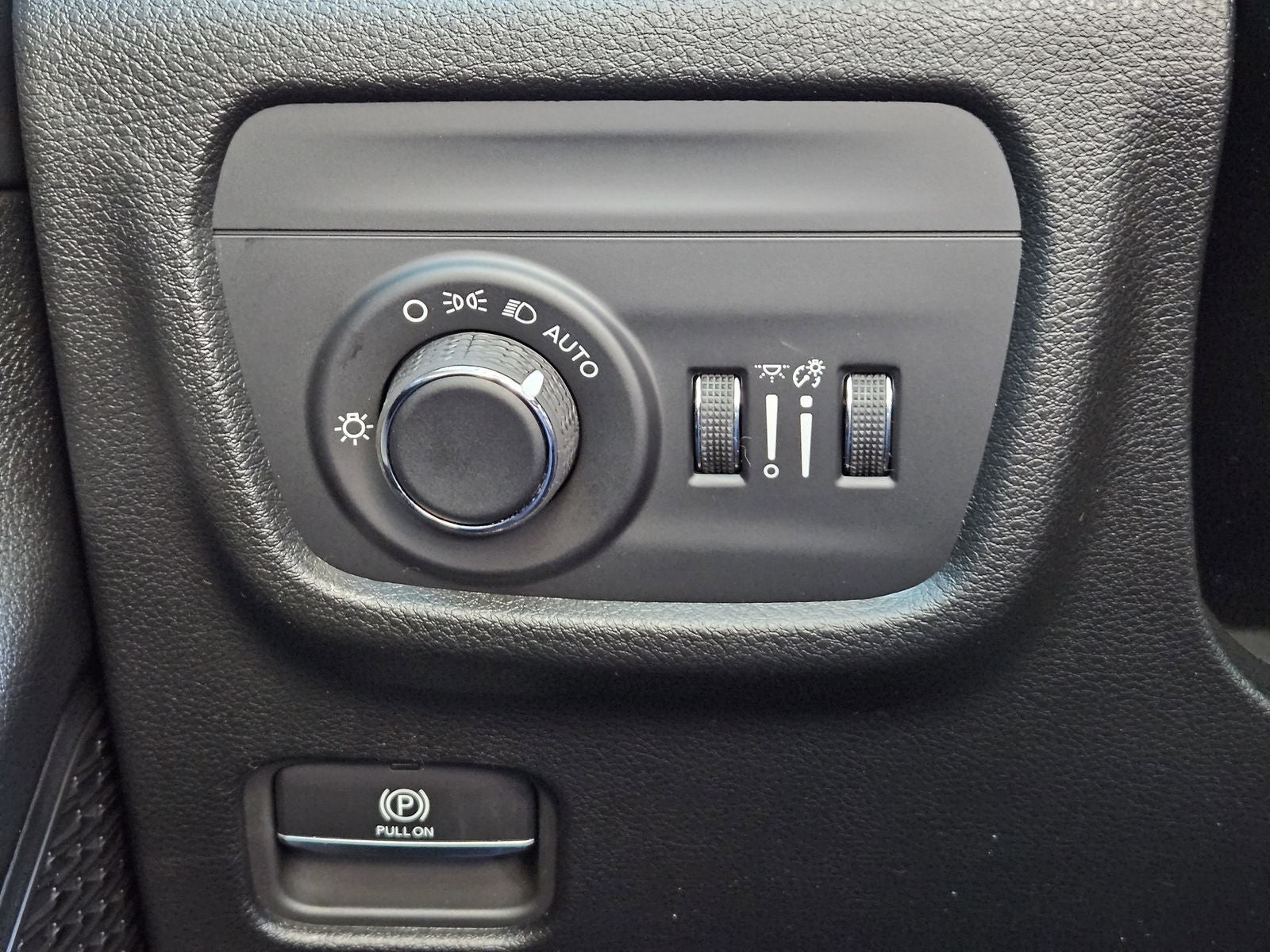 2025 Jeep Grand Cherokee GRAND CHEROKEE ALTITUDE 4X2