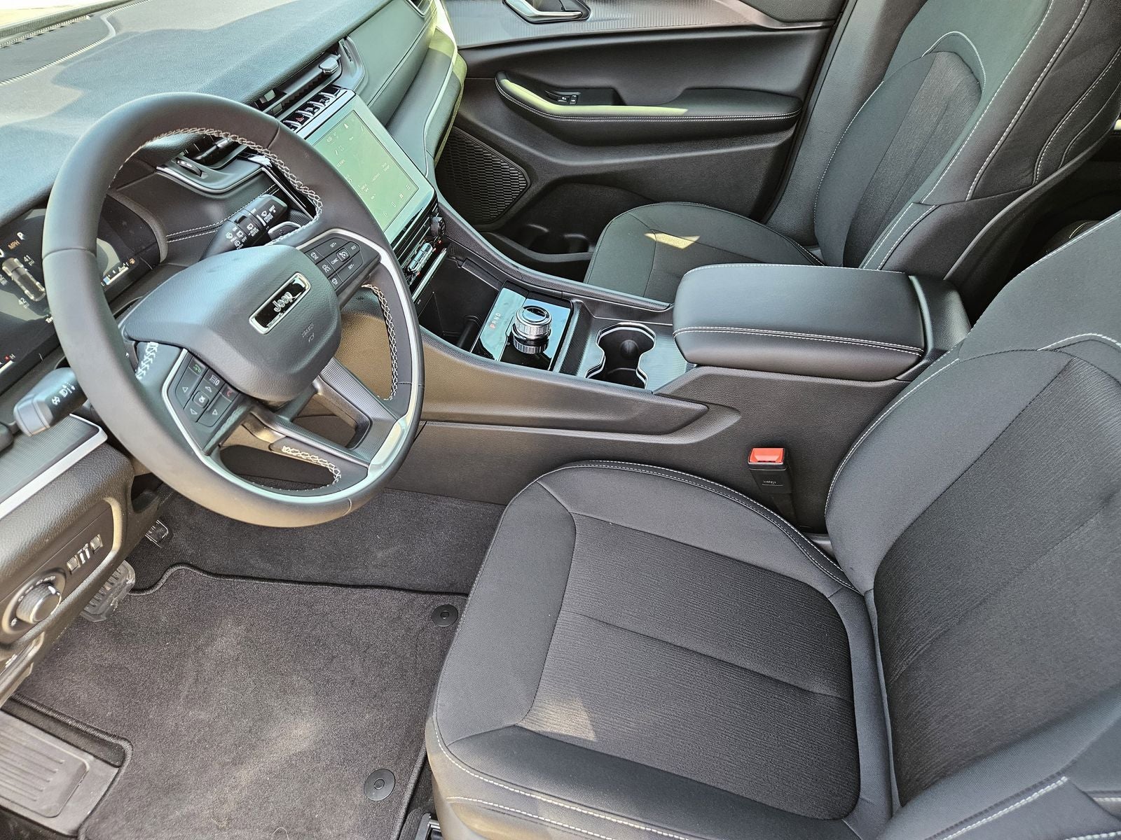 2026 Jeep Grand Cherokee GRAND CHEROKEE LAREDO 4X2