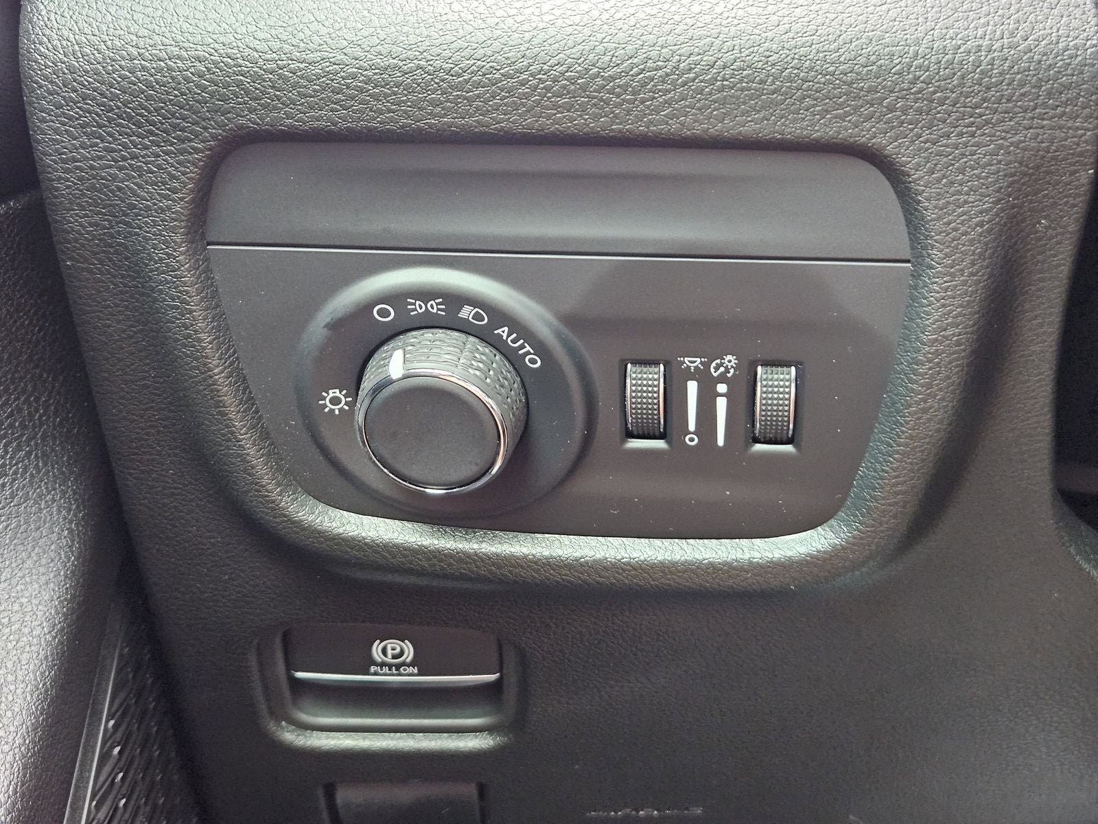 2026 Jeep Grand Cherokee GRAND CHEROKEE LAREDO 4X2
