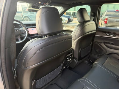 2027 Jeep Grand Cherokee GRAND CHEROKEE LAREDO ALTITUDE 4X2
